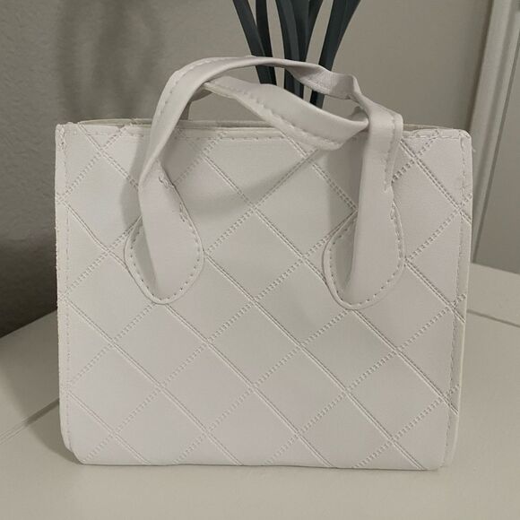 Mini White Quilted PU Leather Bag – Elegant Top Handle & Crossbody Purse - Picture 4 of 5